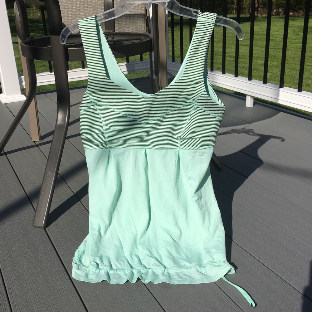 Lululemon Athletica top